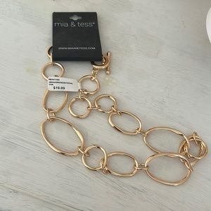Gold loop necklace